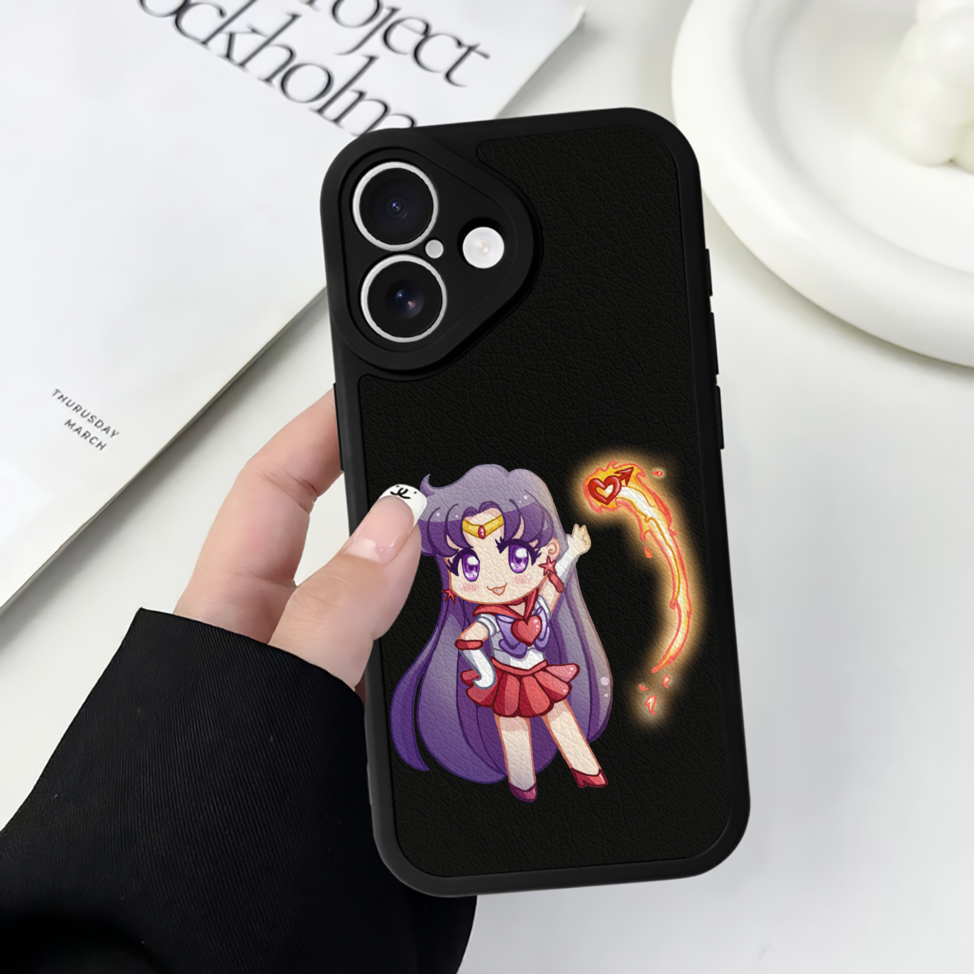 （画像用） 美少女戦士セーラームーン 火野レイ ひの レイ Sailor Moon Hino Rei （セーラーマーズ,Sailor Mars） 【iPhone 16シリーズ対応】シリコンスマホケース（レザー調） 材質：シリコン